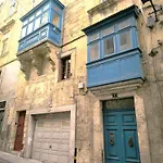 Stunning 3 Bedroom Town House *