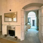 Lejlighed Stunning 3 Bedroom Town House *