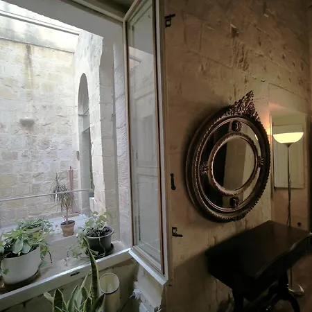 Stunning 3 Bedroom Town House Apartament Valletta