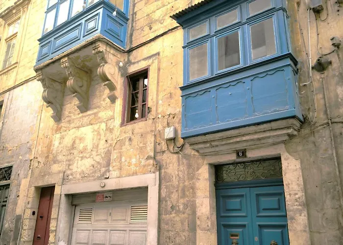 Stunning 3 Bedroom Town House *