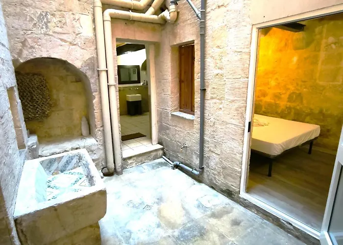 Stunning 3 Bedroom Town House *