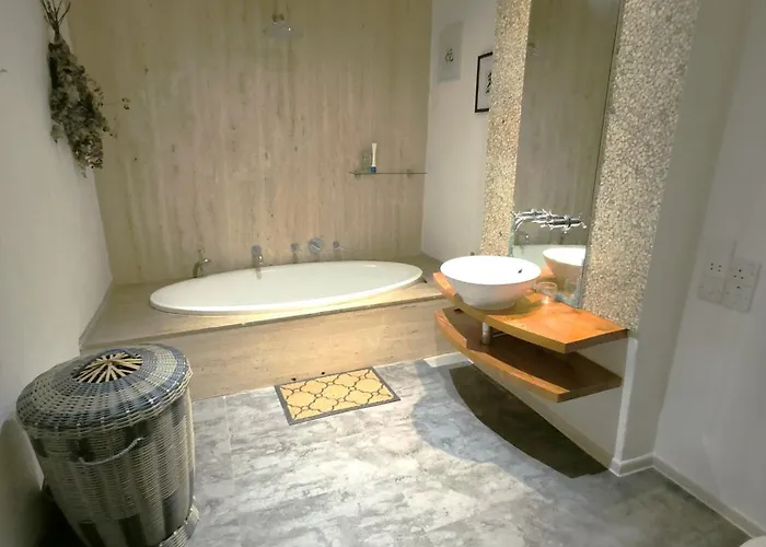 Stunning 3 Bedroom Town House *