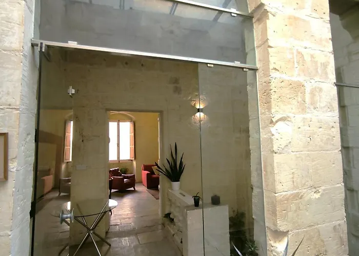 Stunning 3 Bedroom Town House Appartement