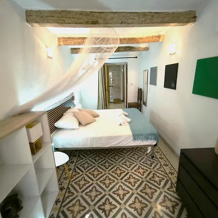 Stunning 3 Bedroom Town House *