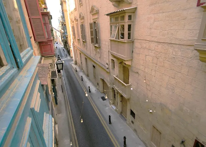 Stunning 3 Bedroom Town House * La Valletta