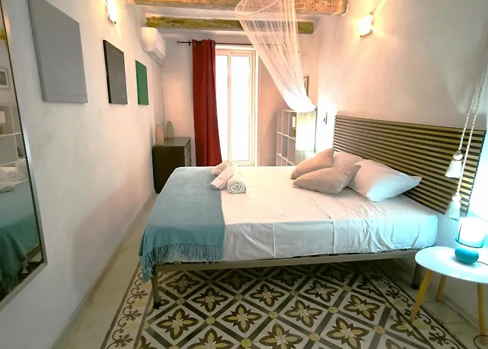 Stunning 3 Bedroom Town House Appartamento *