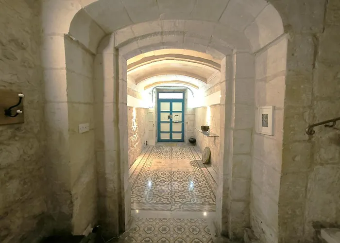 Stunning 3 Bedroom Town House * La Valletta